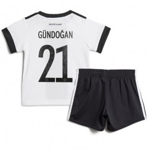 Tyskland Ilkay Gundogan #21 babykläder Hemmatröja barn VM 2022 Korta ärmar (+ Korta byxor)